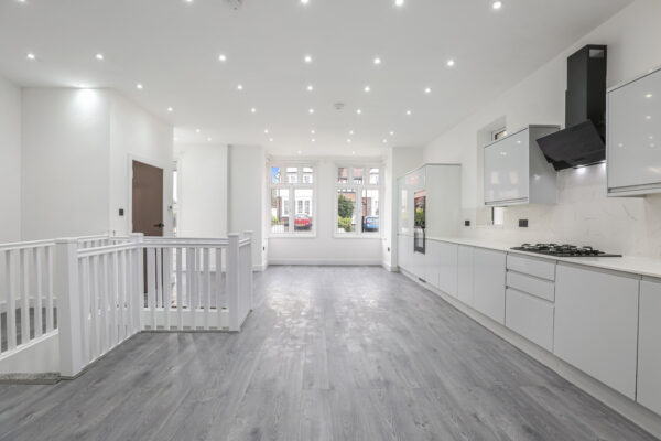 NEW BUILD 4 BEDROOM FLAT TO RENT IN CARSHALTON