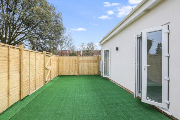 NEW BUILD 3 BEDROOM FLAT TO LET IN CARSHALTON