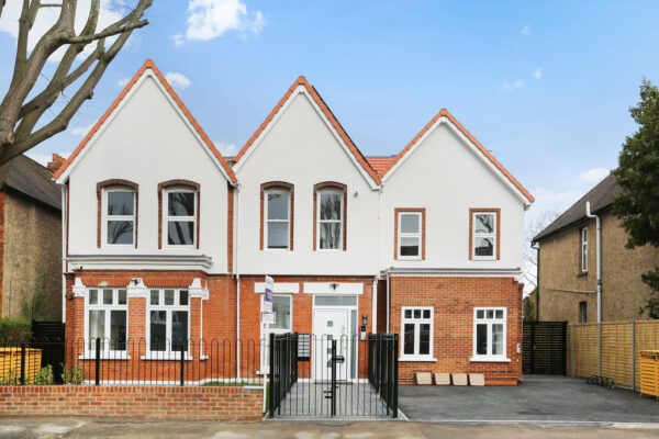 NEW BUILD 3 BEDROOM FLAT TO LET IN CARSHALTON