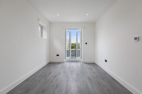 NEW BUILD 3 BEDROOM FLAT TO RENT IN CARSHALTON