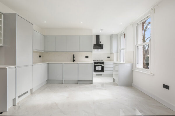 NEW BUILD 3 BEDROOM FLAT TO RENT IN CARSHALTON