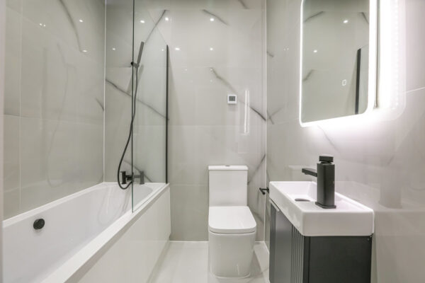 NEW BUILD 3 BEDROOM FLAT TO RENT IN CARSHALTON