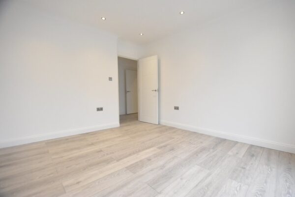 Three bedroom flat to rent in Epsom