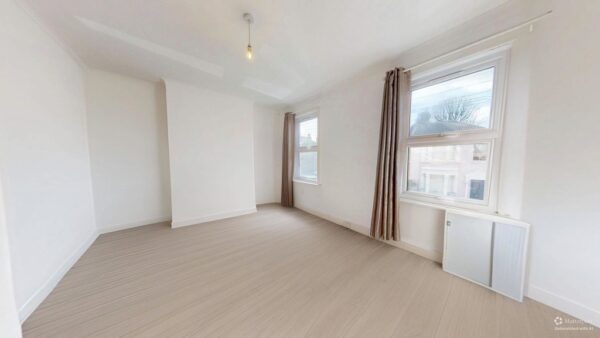 Three Bedroom House To Let in Tooting
