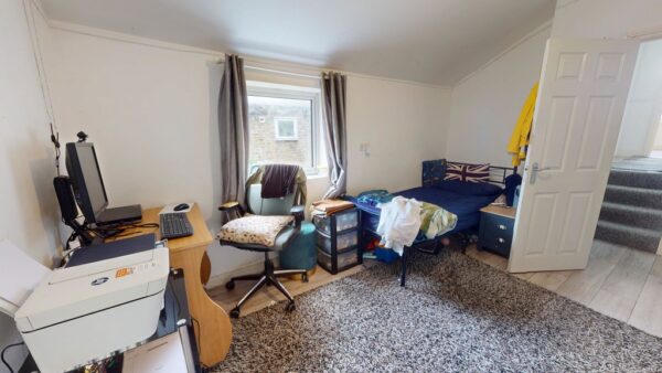 Three Bedroom House To Let in Tooting