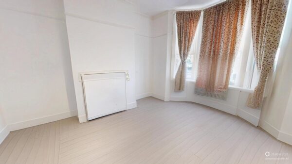 Three Bedroom House To Let in Tooting