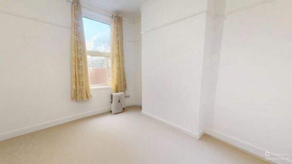 Three Bedroom House To Let in Tooting