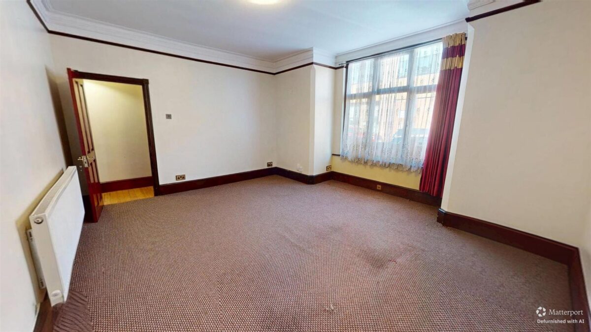 Ground Floor Flat with two garages - Fairview Road