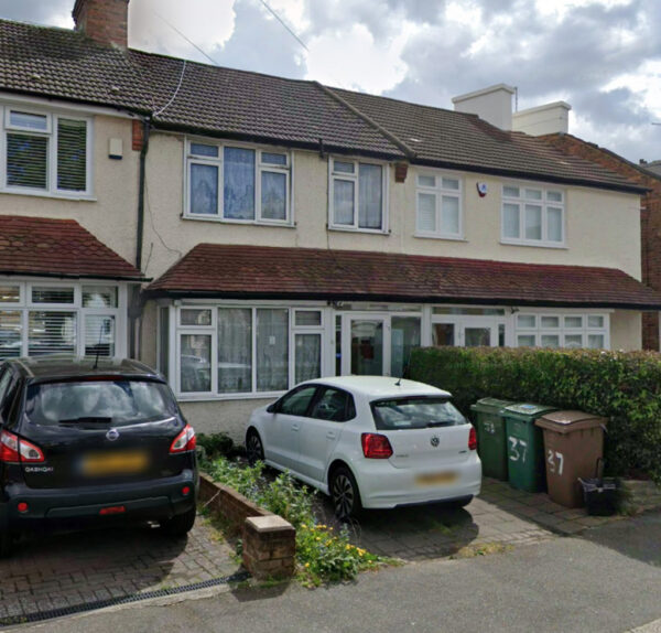 Three Bedroom House To Let in Wallington