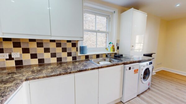 Four bedroom flat to rent in Herne Hill