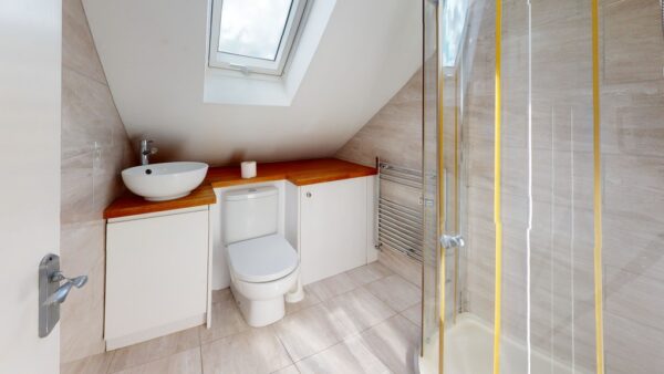 Four bedroom flat to rent in Herne Hill