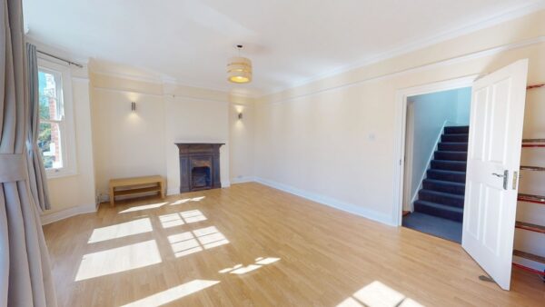 Four bedroom flat to rent in Herne Hill