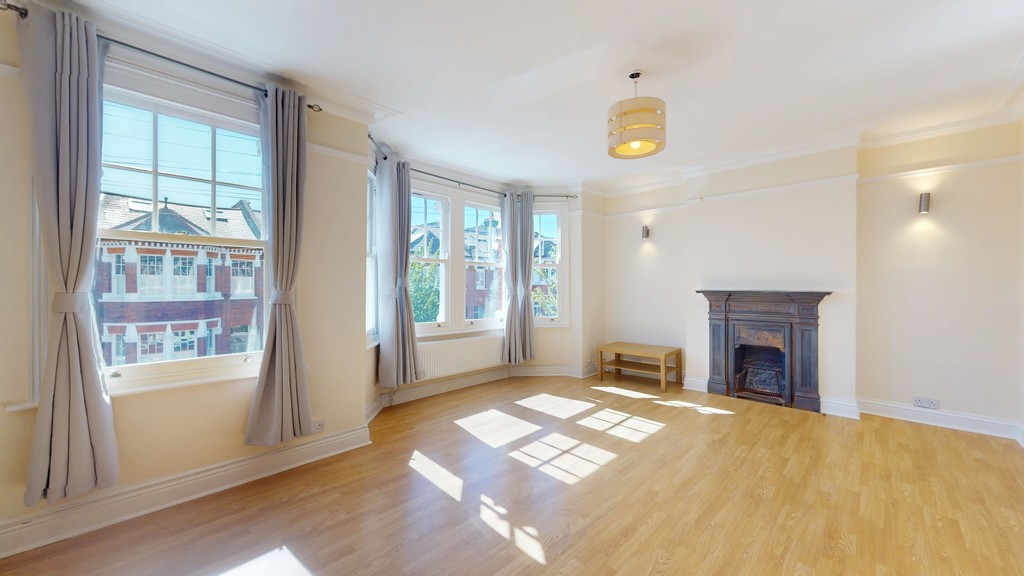 Four bedroom flat to rent in Herne Hill