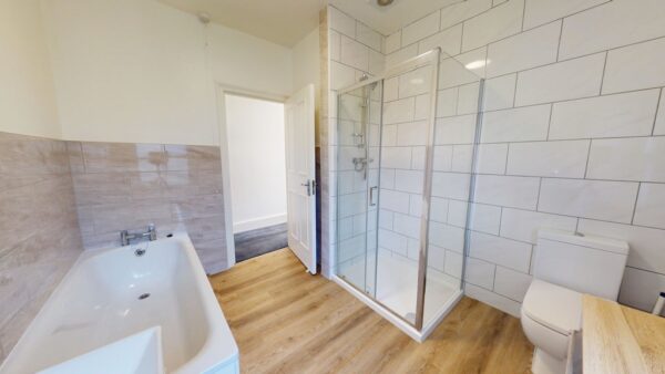 Four bedroom flat to rent in Herne Hill