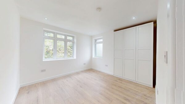 3 Bedroom Flat To Let In Croydon
