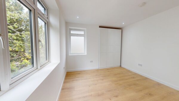 3 Bedroom Flat To Let In Croydon