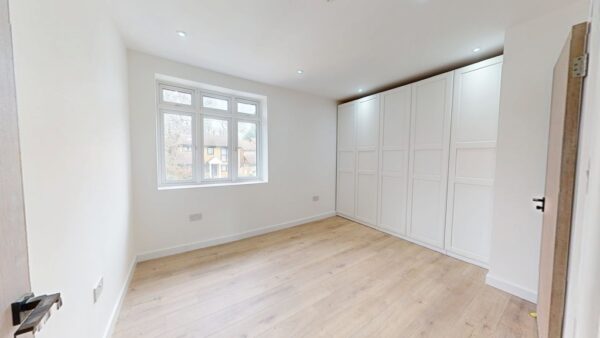 3 Bedroom Flat To Let In Croydon