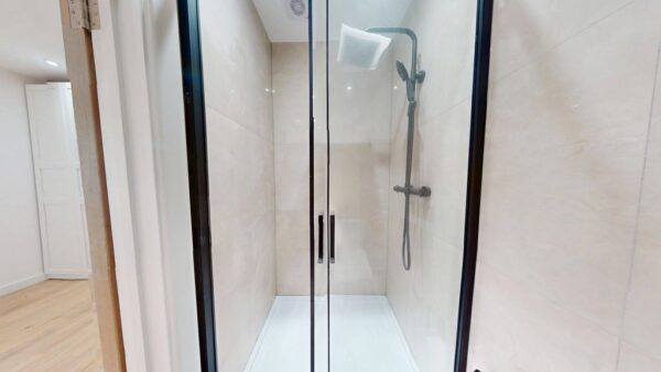 3 Bedroom Flat To Let In Croydon