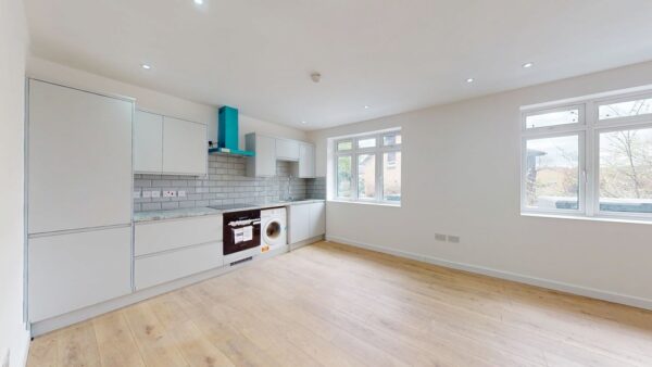 3 Bedroom Flat To Let In Croydon