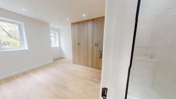 3 Bedroom Flat To Let In Croydon