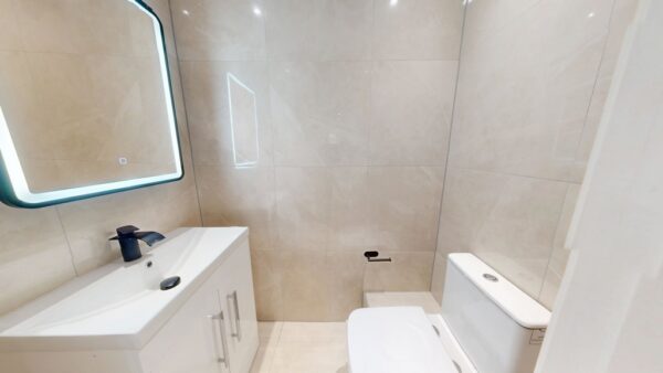 3 Bedroom Flat To Let In Croydon