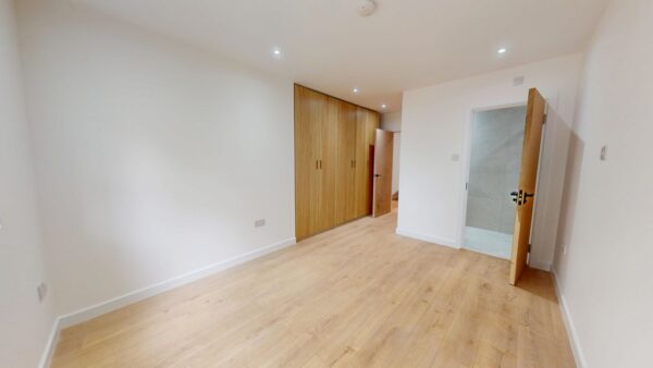 3 Bedroom Flat To Let In Croydon