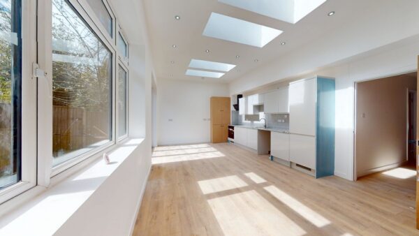 3 Bedroom Flat To Let In Croydon