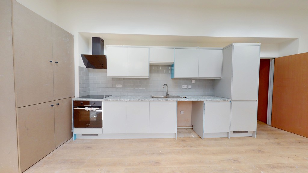 3 Bedroom Flat To Let In Croydon