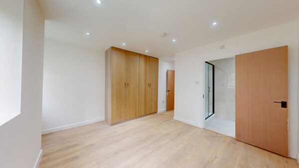 3 Bedroom Flat To Let In Croydon