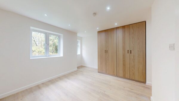 3 Bedroom Flat To Let In Croydon