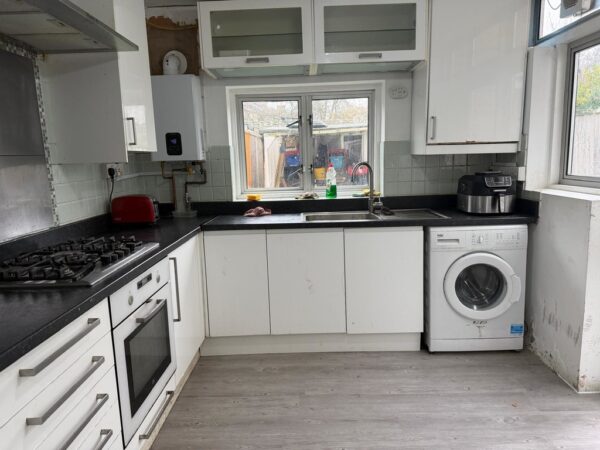 Bedsit to let in Thornton Heath
