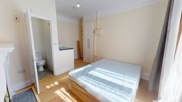 Bedsit to let in Thornton Heath