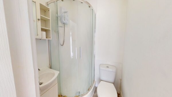 Bedsit to let in Thornton Heath