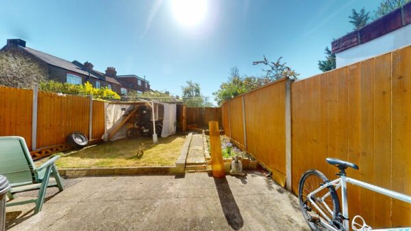 Bedsit to let in Thornton Heath