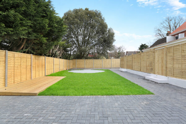 NEW BUILD FLAT TO RENT IN CARSHALTON