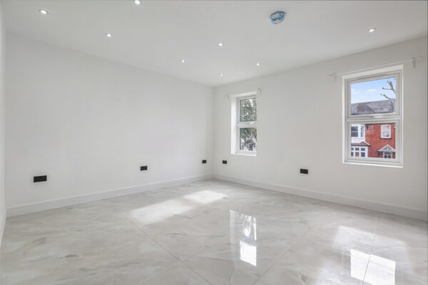 NEW BUILD FLAT TO RENT IN CARSHALTON