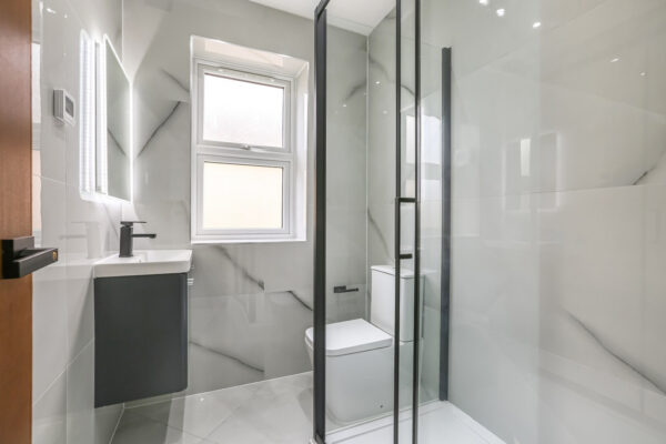 NEW BUILD FLAT TO RENT IN CARSHALTON