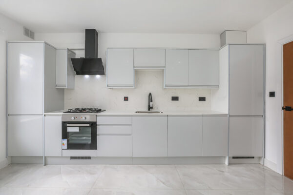 NEW BUILD FLAT TO RENT IN CARSHALTON