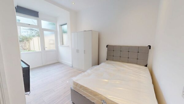 Bedsit with Ensuite in Thornton Heath