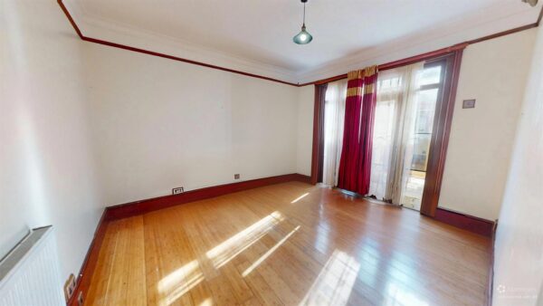 Ground Floor Flat with two garages - Fairview Road