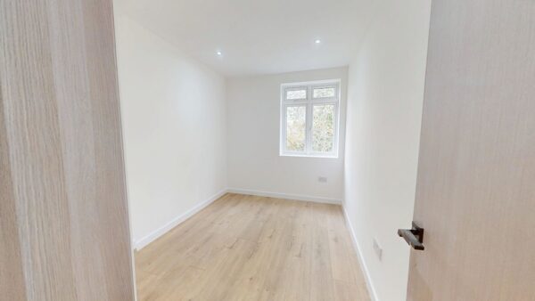 3 Bedroom Flat To Let In Croydon