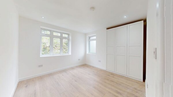 3 Bedroom Flat To Let In Croydon