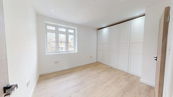 3 Bedroom Flat To Let In Croydon