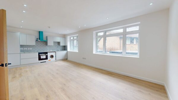 3 Bedroom Flat To Let In Croydon