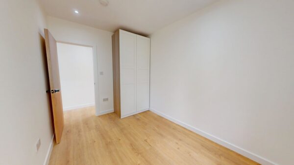 3 Bedroom Flat To Let In Croydon