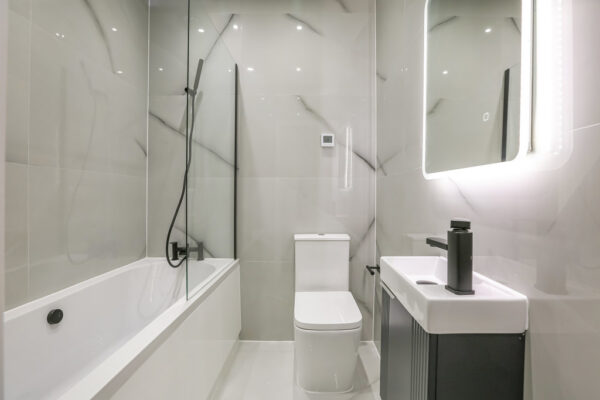 NEW BUILD 3 BEDROOM FLAT TO RENT IN CARSHALTON