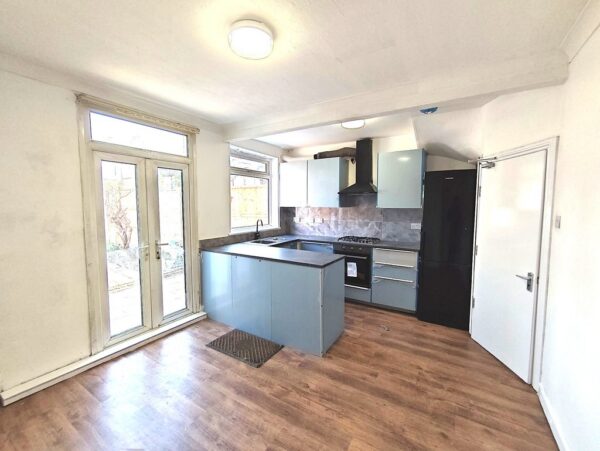 4 Bedroom House To Let in Wallington