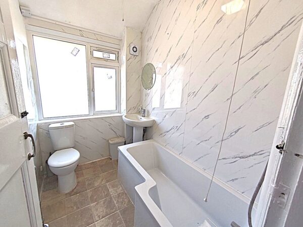 4 Bedroom House To Let in Wallington