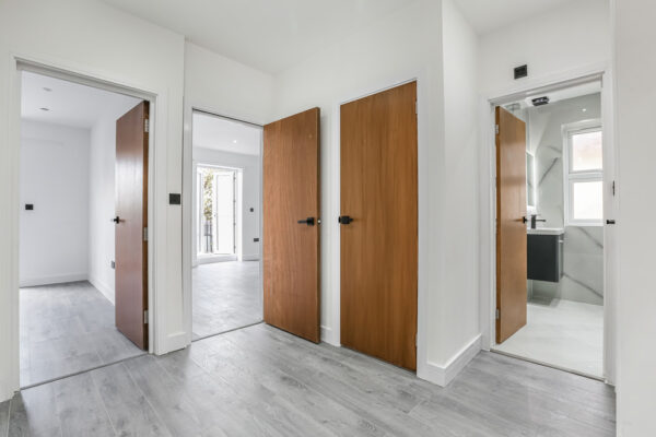 NEW BUILD 2 BEDROOM  FLAT TO RENT IN CARSHALTON