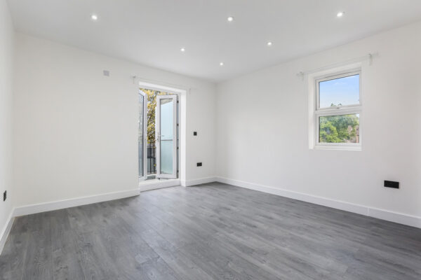 NEW BUILD 2 BEDROOM  FLAT TO RENT IN CARSHALTON